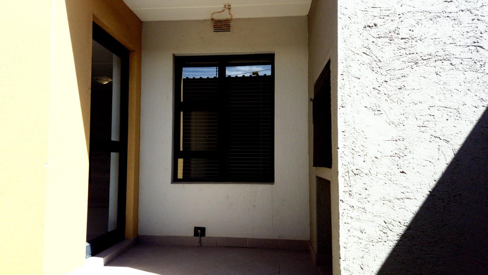 2 Bedroom Property for Sale in Buhrein Western Cape